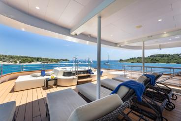 Queen Eleganza Yacht